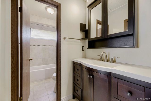 6720 E Mississippi Avenue B, Denver, CO 80224