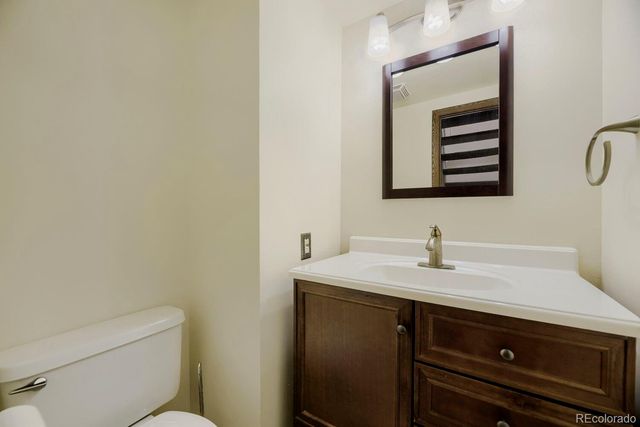 6720 E Mississippi Avenue B, Denver, CO 80224