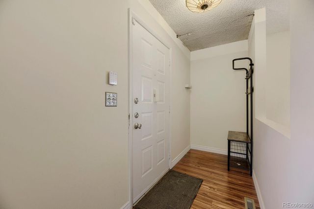 6720 E Mississippi Avenue B, Denver, CO 80224