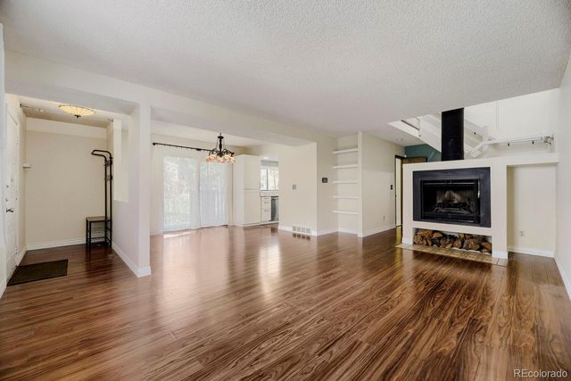 6720 E Mississippi Avenue B, Denver, CO 80224