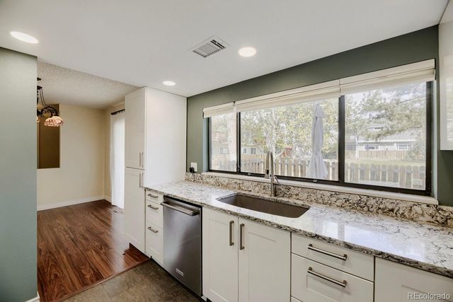 6720 E Mississippi Avenue B, Denver, CO 80224