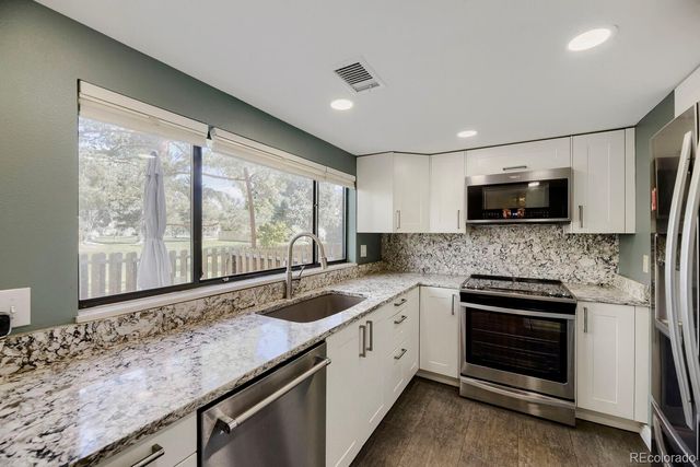 6720 E Mississippi Avenue B, Denver, CO 80224