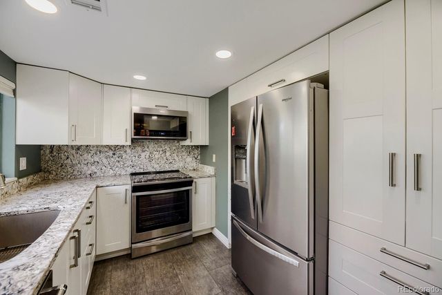 6720 E Mississippi Avenue B, Denver, CO 80224