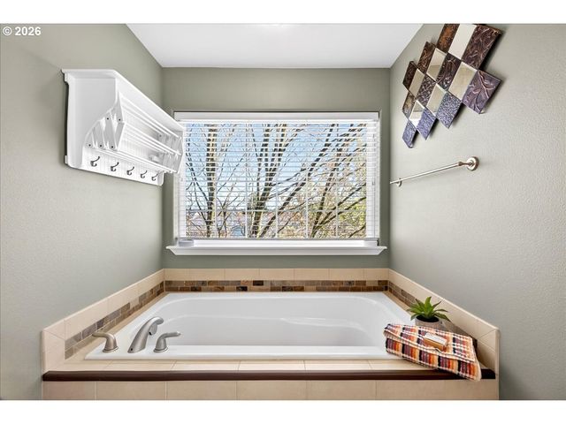 1125 32ND Pl, Forest Grove, OR 97116