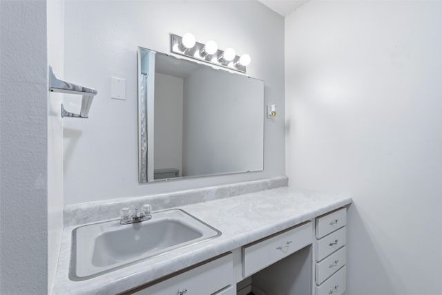 710 Camino Encantado, Los Alamos, NM 87544