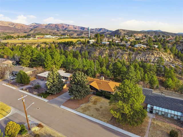 710 Camino Encantado, Los Alamos, NM 87544