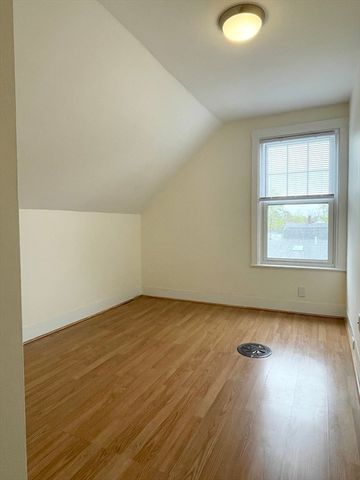 25 Cain Ave 25, Weymouth, MA 02189