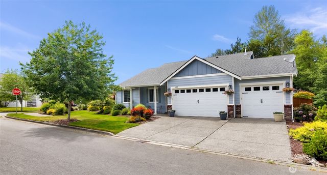 927 Clearwater Court, Mount Vernon, WA 98273