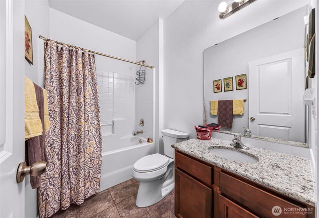927 Clearwater Court, Mount Vernon, WA 98273