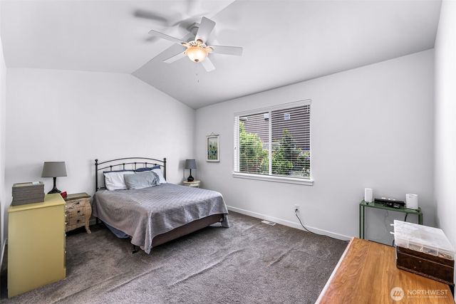927 Clearwater Court, Mount Vernon, WA 98273