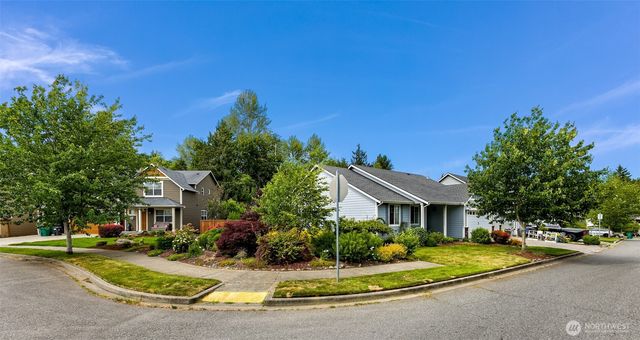 927 Clearwater Court, Mount Vernon, WA 98273