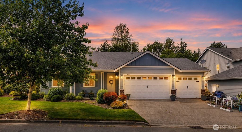 927 Clearwater Court, Mount Vernon, WA 98273