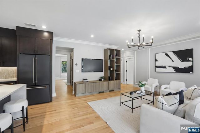 191 Rambler Avenue, New Milford, NJ 07646