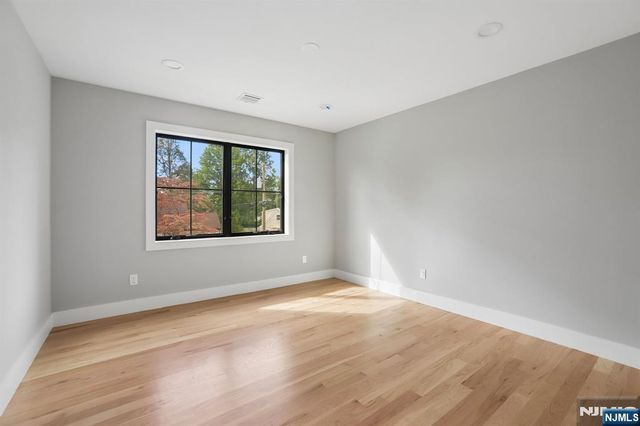 191 Rambler Avenue, New Milford, NJ 07646