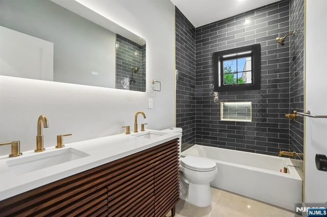 191 Rambler Avenue, New Milford, NJ 07646