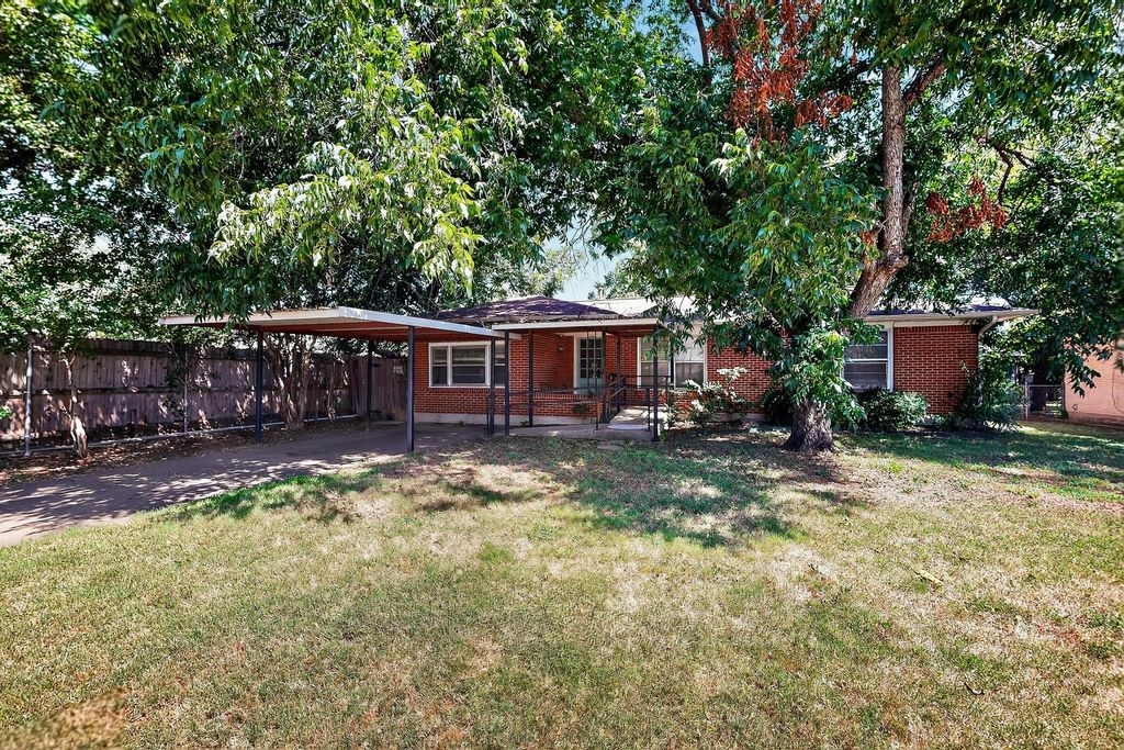1004 Westway Street, Denton, TX 76201