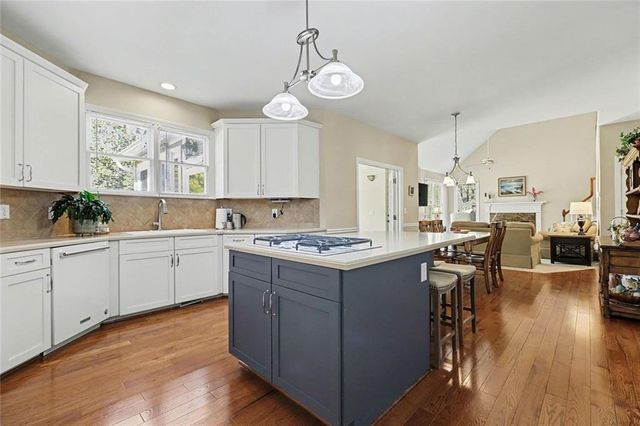 595 Abbeywood Drive, Roswell, GA 30075