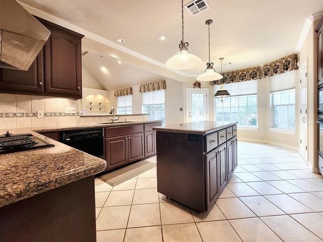 10526 Grand Oak CIR, Austin, TX 78750