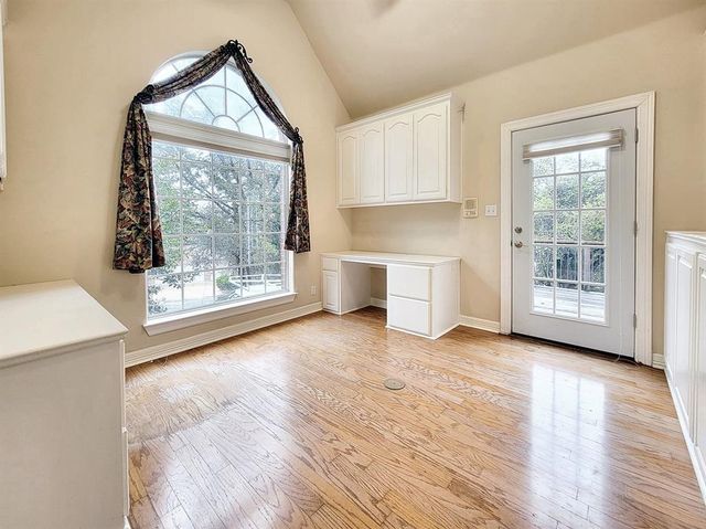 10526 Grand Oak CIR, Austin, TX 78750