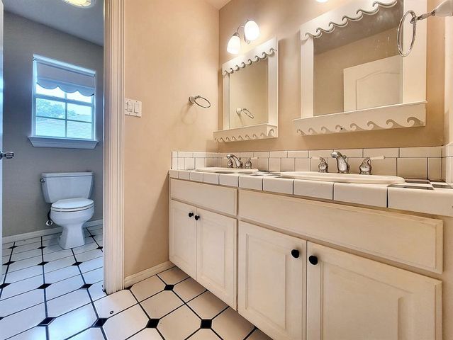 10526 Grand Oak CIR, Austin, TX 78750