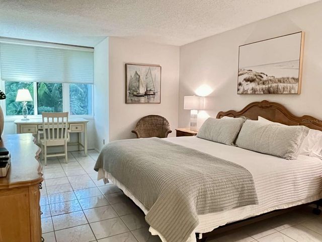 843 BAYPORT WAY 843, Longboat Key, FL 34228