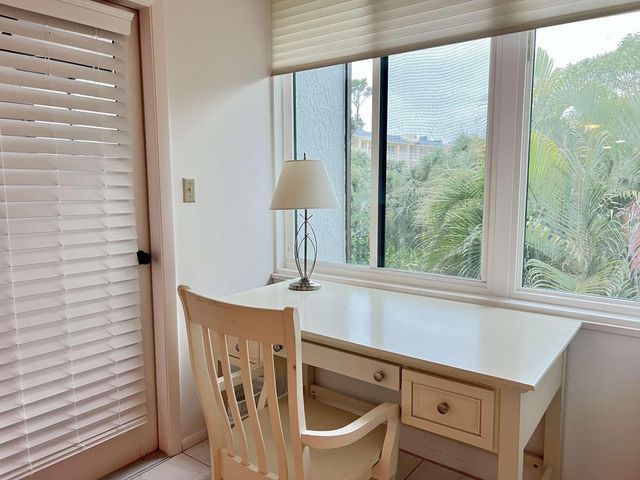 843 BAYPORT WAY 843, Longboat Key, FL 34228