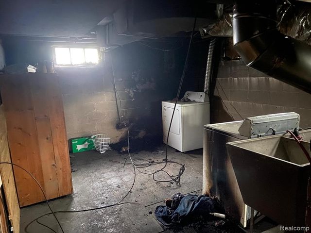 640 Crawford Street, Flint, MI 48507