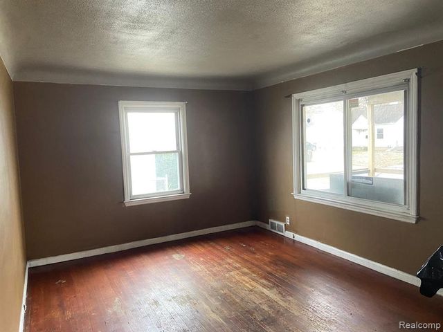 640 Crawford Street, Flint, MI 48507