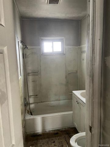 640 Crawford Street, Flint, MI 48507