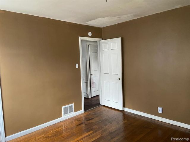 640 Crawford Street, Flint, MI 48507