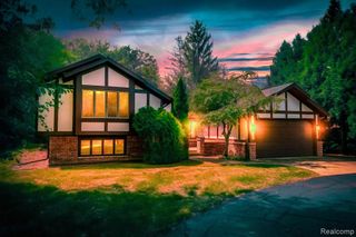 8511 Bridge Road, Grosse Ile, MI 48138