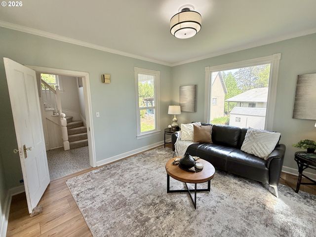326 Sw ELMWOOD Ave, Mc Minnville, OR 97128