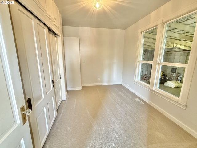 326 Sw ELMWOOD Ave, Mc Minnville, OR 97128