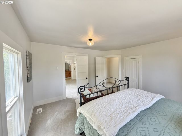 326 Sw ELMWOOD Ave, Mc Minnville, OR 97128