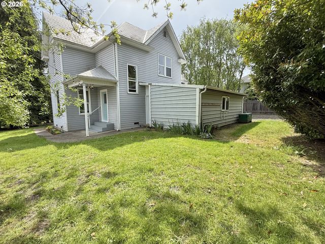 326 Sw ELMWOOD Ave, Mc Minnville, OR 97128