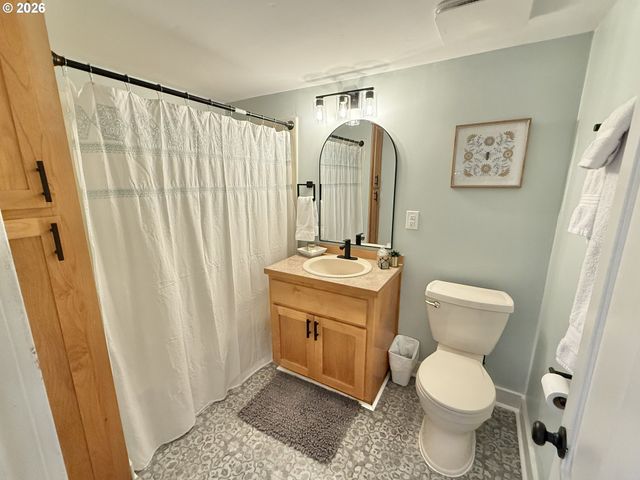 326 Sw ELMWOOD Ave, Mc Minnville, OR 97128