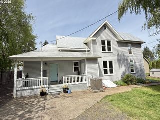 326 Sw ELMWOOD Ave, Mc Minnville, OR 97128