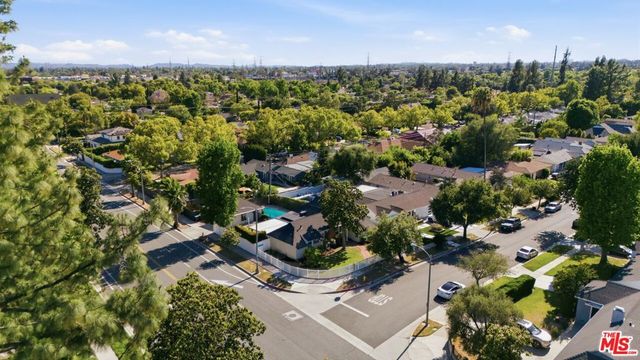 3330 Hermanos Street, Pasadena, CA 91107
