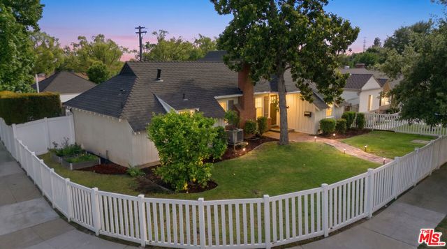3330 Hermanos Street, Pasadena, CA 91107