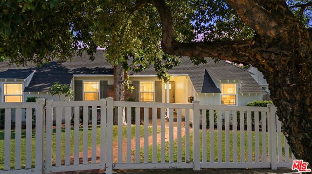 3330 Hermanos Street, Pasadena, CA 91107