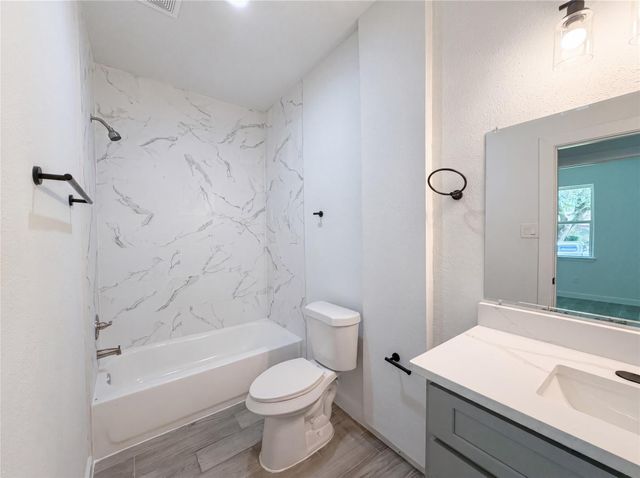 6711 Rowell Court, Houston, TX 77489