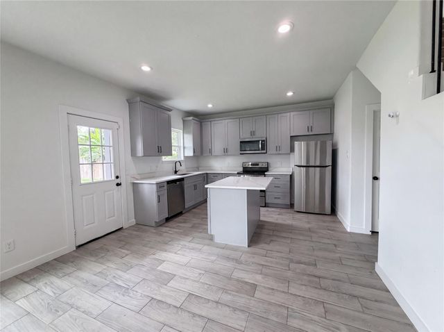 6711 Rowell Court, Houston, TX 77489