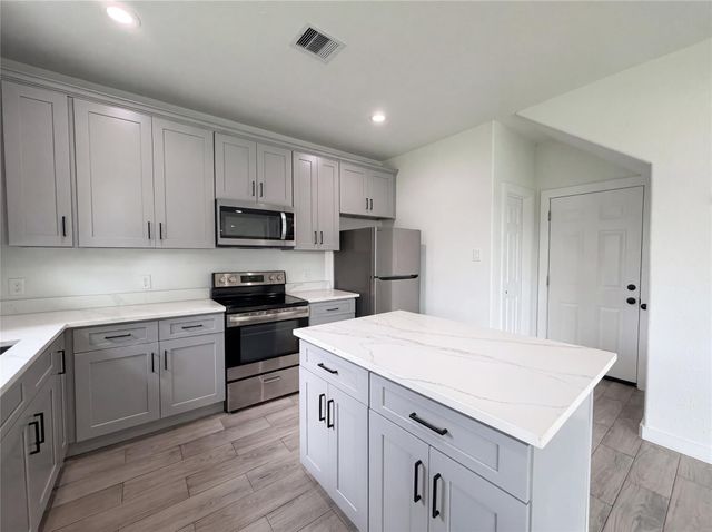 6711 Rowell Court, Houston, TX 77489