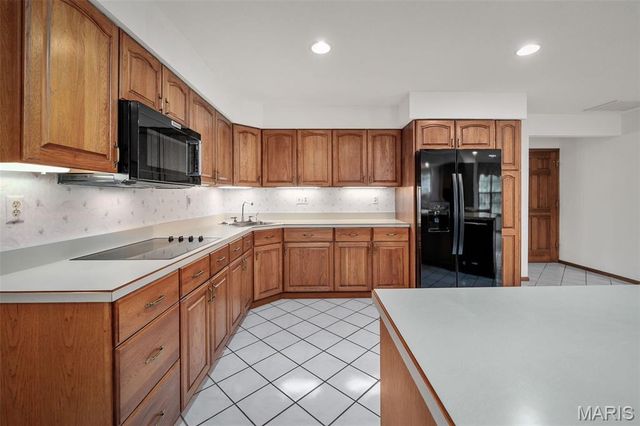 11700 Bayfield Lane, St Louis, MO 63128