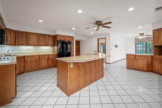 11700 Bayfield Lane, St Louis, MO 63128