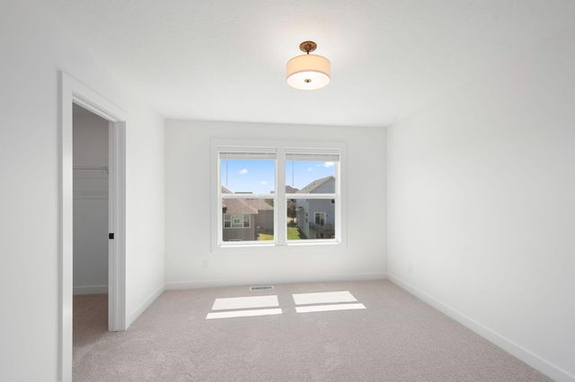 11851 35th Street N, Lake Elmo, MN 55042