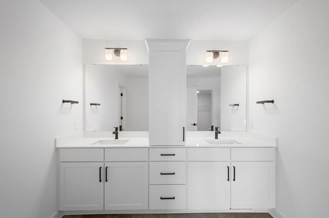 11851 35th Street N, Lake Elmo, MN 55042