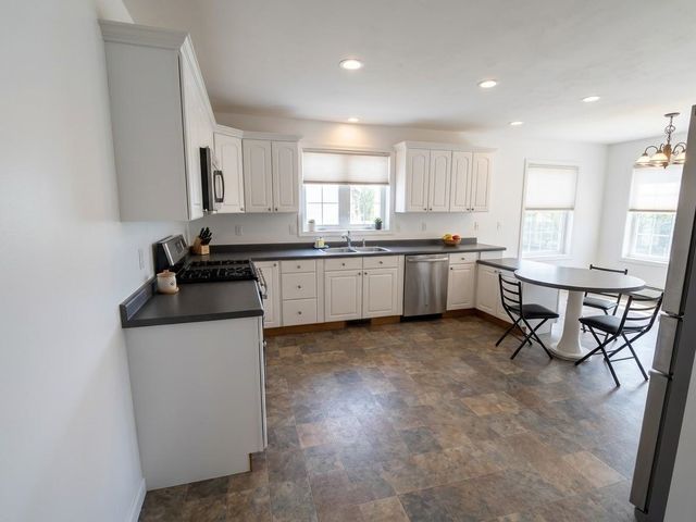 17 Burke Street, Nashua, NH 03060