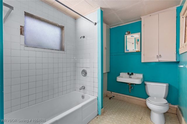 1023 S 17th Street, Fort Smith, AR 72901