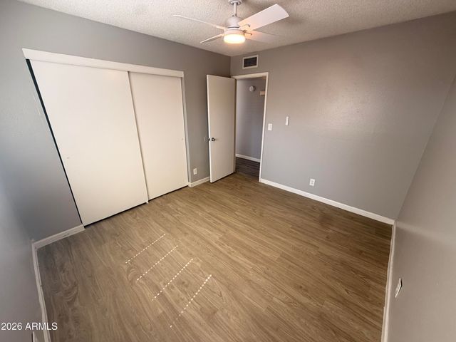6527 N 67TH Avenue 102, Glendale, AZ 85301